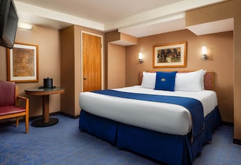 Room, 1 King Bed (Inside Stateroom)
