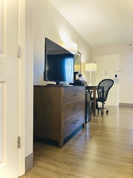 Room, 2 Double Beds, Accessible, Non Smoking (Bathtub w/ Grab Bars)