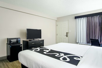 Room, 1 King Bed, Accessible, Non Smoking (Bathtub w/ Grab Bars)