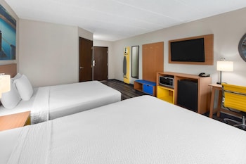 Room, 2 Queen Beds, Accessible, Non Smoking