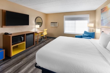 Studio Suite, 1 King Bed, Non Smoking