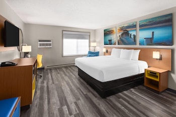 Business Studio Suite, 1 King Bed, Non Smoking