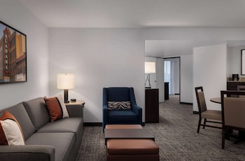 Suite, 1 King Bed, Non Smoking