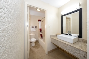 Deluxe Room, 1 King Bed, Smoking