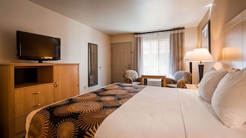 Standard Room, 1 King Bed, Non Smoking, Refrigerator