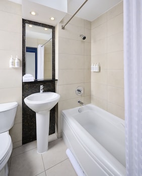 Standard Room, 1 Queen Bed