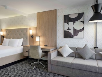Room, 1 King Bed, Accessible, Bathtub