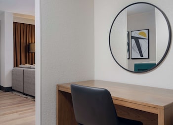 Presidential Suite, 2 Bedrooms, 2 Bathrooms, 1 King and 2 Double Beds