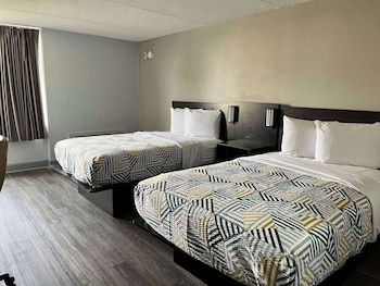 Standard Room, 2 Double Beds, Non Smoking, Refrigerator & Microwave