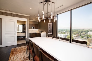 Aspen Tower Signature Suite I