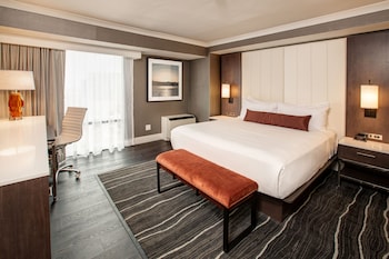 Aspen Tower Signature Suite II ADA