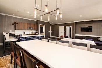 Aspen Tower Presidential Suite
