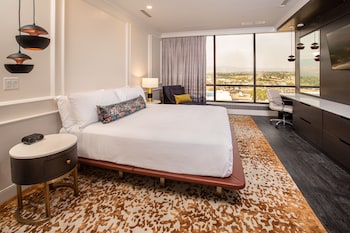 Aspen Tower Signature Suite I