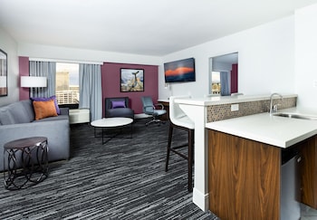 Cedar Tower Skyline Suite