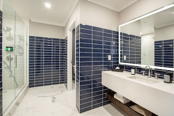 Aspen Tower Signature Suite II