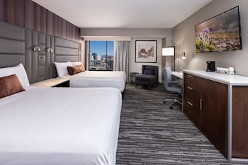 Birch Tower Room, 2 Queen Beds, Mountain View