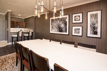 Aspen Tower Signature Suite II