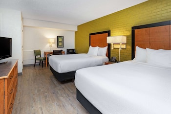 Deluxe Room, 2 Double Beds, Non Smoking