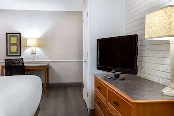 Deluxe Room, 2 Double Beds, Non Smoking