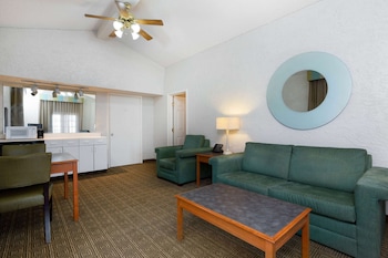 Suite, 1 King Bed, Non Smoking