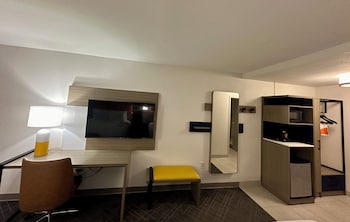 Room, 2 Queen Beds, Non Smoking