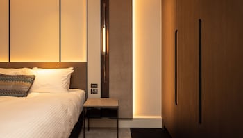 Classic Room, 1 King Bed (Low Floor)
