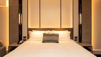 Classic Room, 1 King Bed (Low Floor)