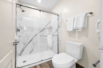 Standard Room, 1 Queen Bed, Accessible, Refrigerator & Microwave