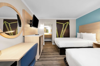 Standard Room, 2 Double Beds, Non Smoking, Refrigerator & Microwave
