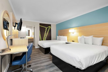 Standard Room, 2 Double Beds, Non Smoking, Refrigerator & Microwave