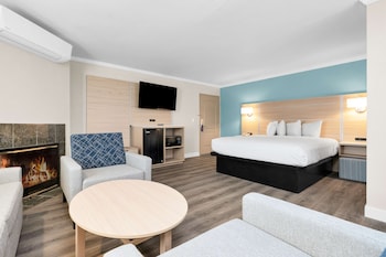 Suite, 1 King Bed, Non Smoking, Fireplace (Walk-in Shower;with Sofabed)