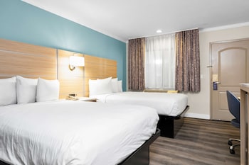 Standard Room, 2 Double Beds, Non Smoking, Refrigerator & Microwave