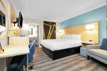 Standard Room, 1 King Bed, Non Smoking, Refrigerator & Microwave