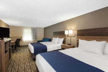 Deluxe Suite, 2 Queen Beds, Non Smoking