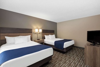 Deluxe Suite, 2 Queen Beds, Non Smoking