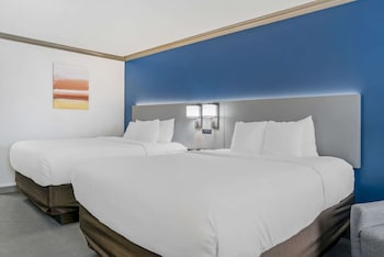 Standard Room, 2 Queen Beds, Non Smoking (Pet Friendly)