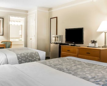 Standard Room, 2 Double Beds, Non Smoking
