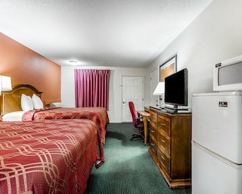 Standard Room, 2 Queen Beds, Non Smoking
