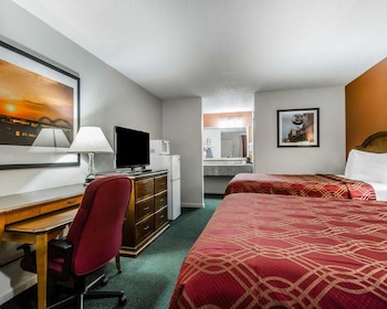 Standard Room, 2 Queen Beds, Non Smoking