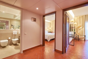 Junior Suite, Pool View