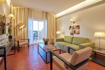 Junior Suite, Pool View