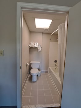 Room, 2 Double Beds, Non Smoking (Limited Views, 1st Floor)