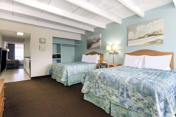 Suite, 2 Queen Beds, Non Smoking, Ocean View