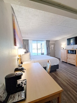 Room, 1 King Bed, Accessible, Non Smoking (1st Floor)
