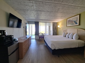 Room, 1 King Bed, Non Smoking (1st Floor, Oceanside)