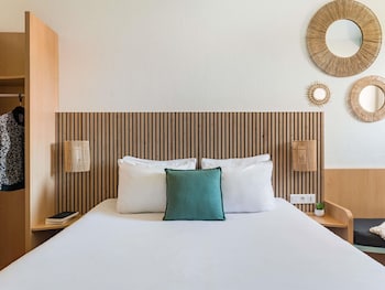 Deluxe Room, 1 Double Bed, River View