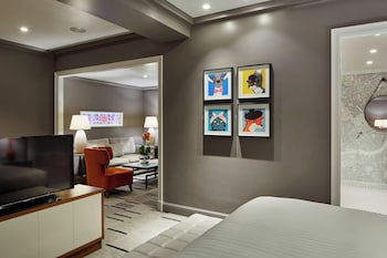 Club Suite, 1 King Bed, Balcony (View)