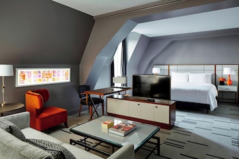 Club Suite, 1 King Bed, Balcony (View)