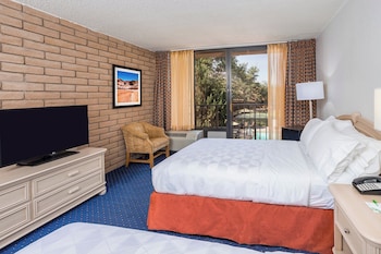 Room, 2 Double Beds, Non Smoking (Courtyard View)