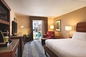 One king bed scenic view